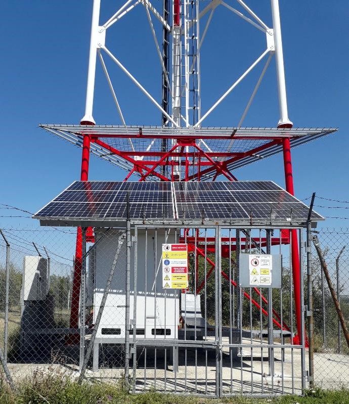 Prístrešok s fotovoltickými panelmi od A2B